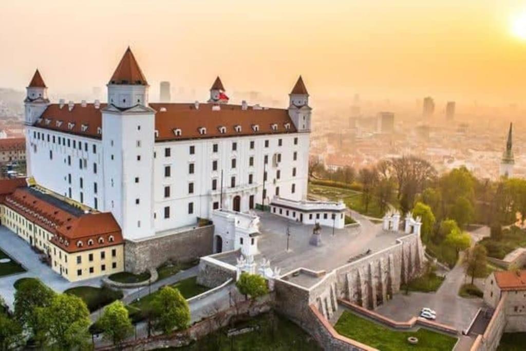 Diamond Residence In Old Town With Free Parking Bratislava Exteriér fotografie